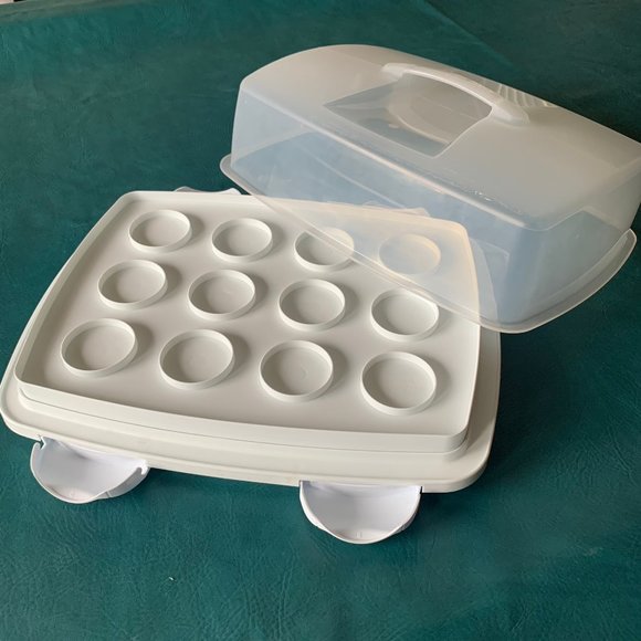 Wilton 3 in 1 Cupcake cake carrier 12 cupcakes or 24 mini or sheetcake - Picture 2 of 6